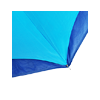Regenschirm umgekehrt Detailansicht einer Ecke mit Metallabschluss. Der Innenteil ist halbkreisförmig ausgespart.